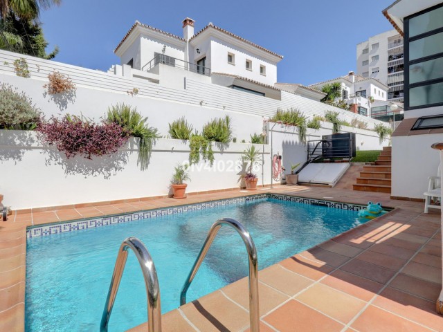 Villa avec 5 Chambres  à Benalmadena Costa