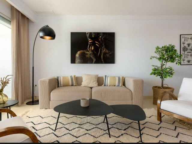2 Bedrooms Apartment in Benahavís