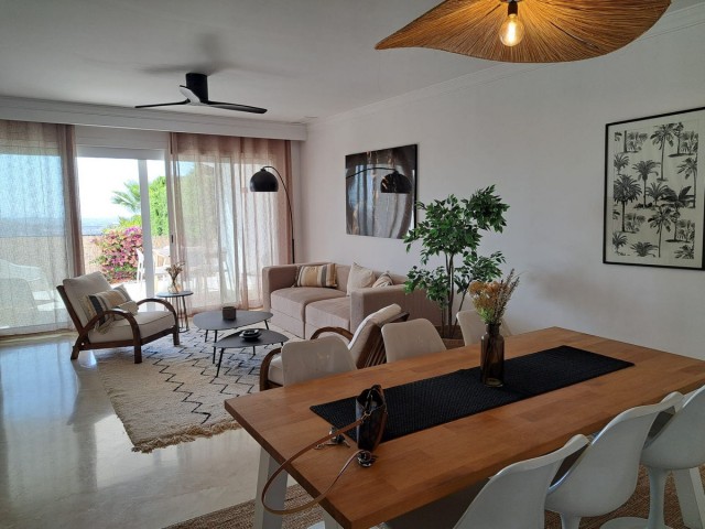 2 Bedrooms Apartment in Benahavís