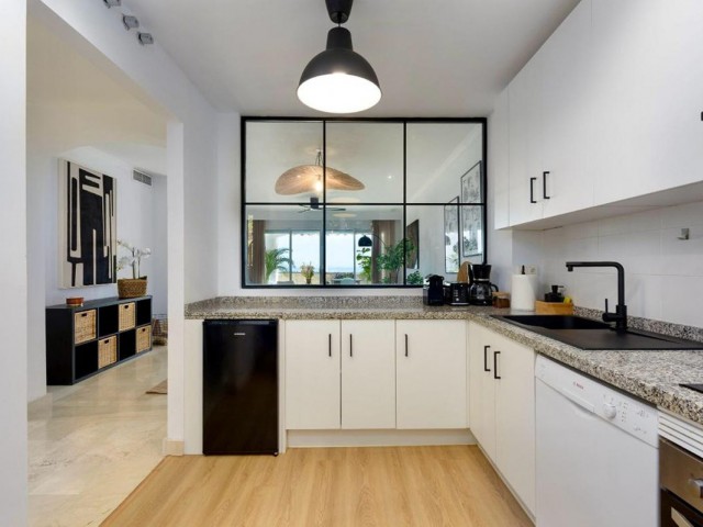2 Bedrooms Apartment in Benahavís