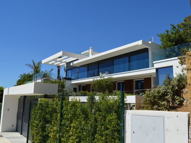 5 Bedrooms Villa in Marbella