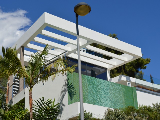 5 Bedrooms Villa in Marbella