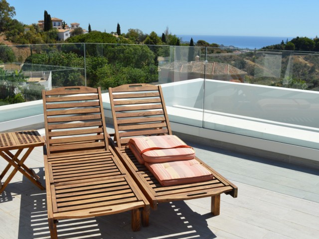 5 Bedrooms Villa in Marbella