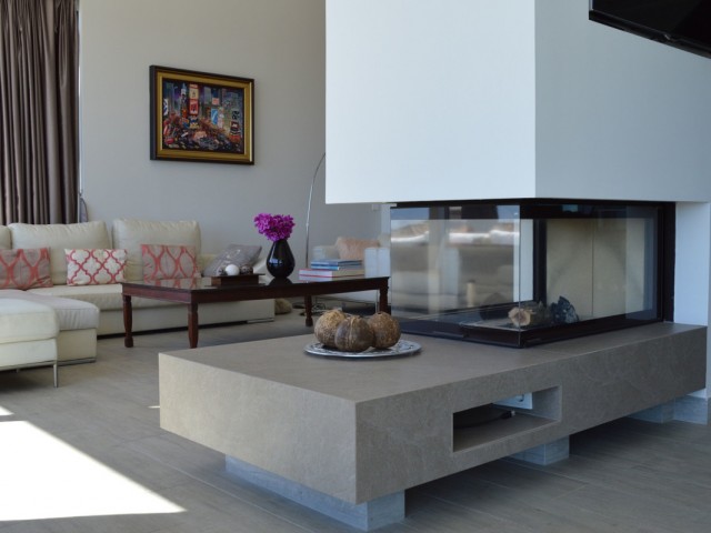 5 Bedrooms Villa in Marbella
