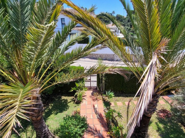 4 Soveroms Villa i Elviria