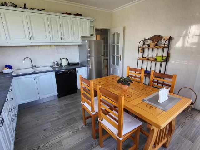 4 Soveroms Villa i Elviria