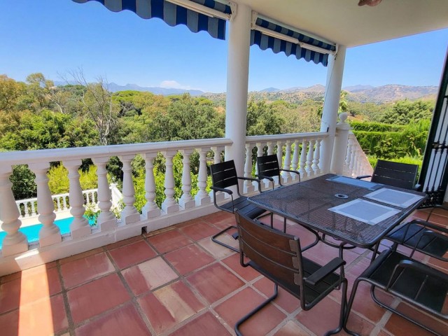 4 Bedrooms Villa in Elviria