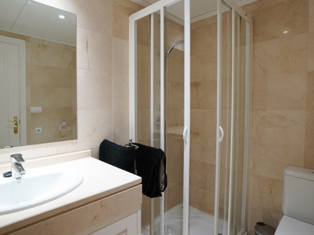 2 Bedrooms Apartment in Benahavís