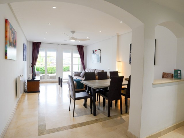 2 Bedrooms Apartment in Benahavís