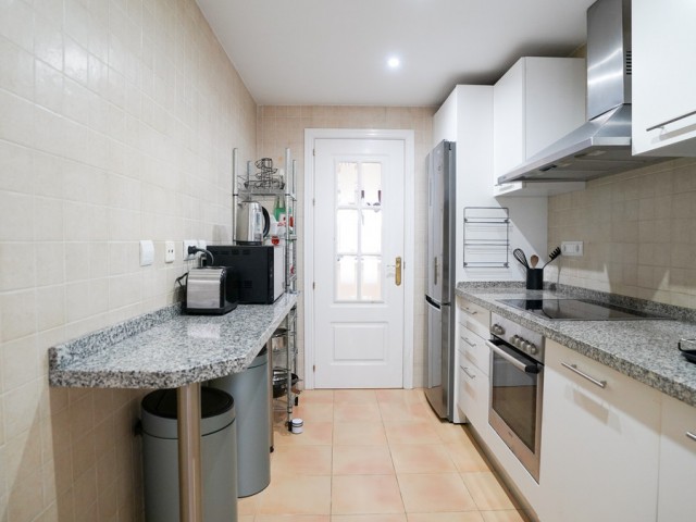 2 Bedrooms Apartment in Benahavís