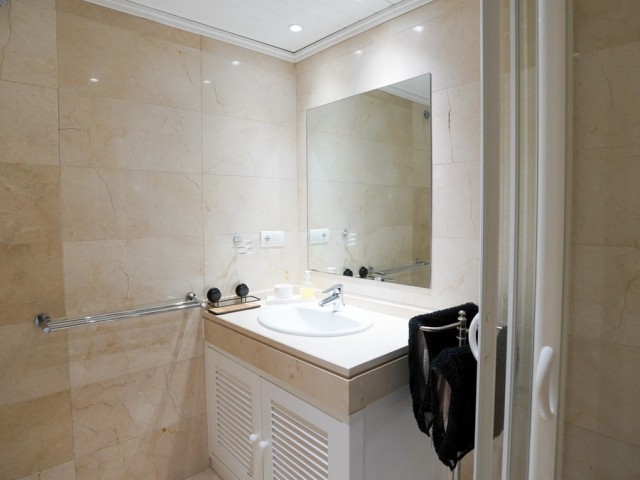 2 Bedrooms Apartment in Benahavís