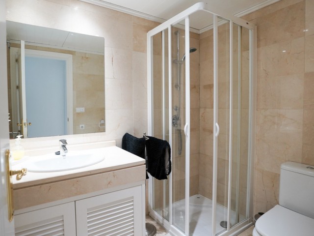 2 Bedrooms Apartment in Benahavís