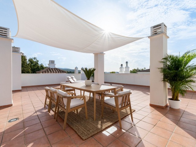 Apartamento con 3 Dormitorios  en Río Real
