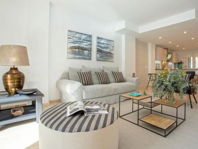 2 Slaapkamer Rijtjeshuis in Estepona