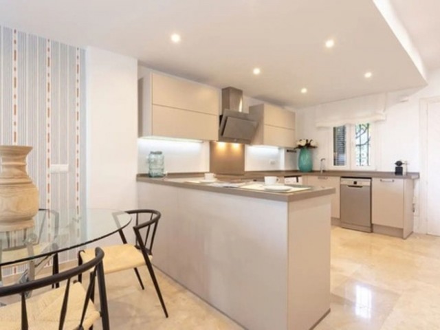 2 Slaapkamer Rijtjeshuis in Estepona