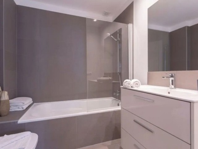 2 Slaapkamer Rijtjeshuis in Estepona