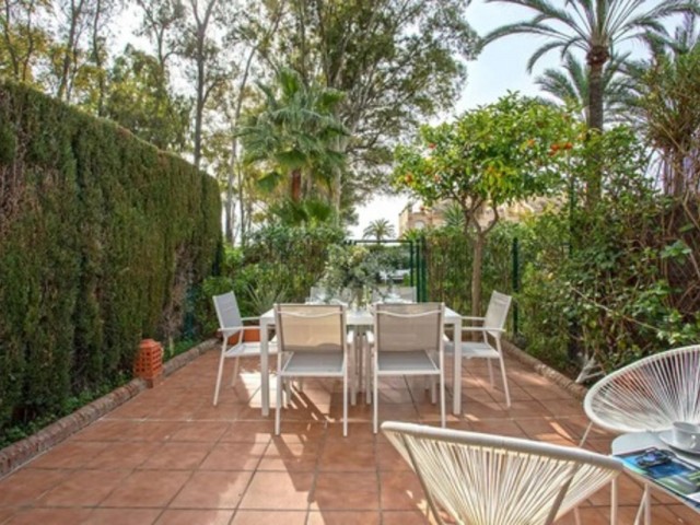 2 Slaapkamer Rijtjeshuis in Estepona