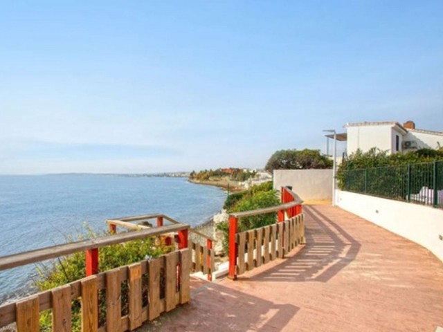 2 Slaapkamer Rijtjeshuis in Estepona