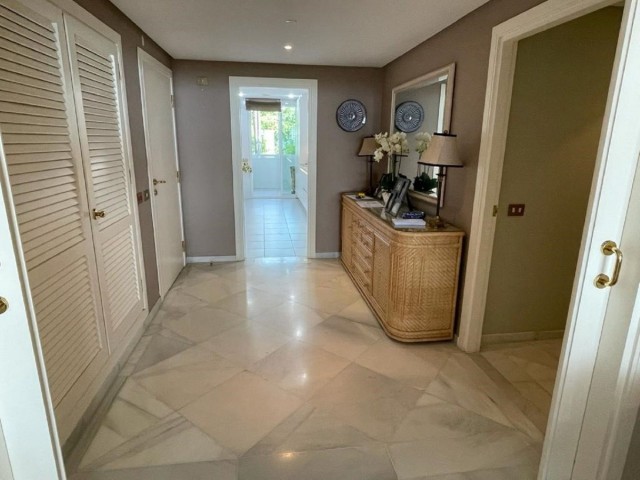 3 Bedrooms Apartment in Puerto Banús