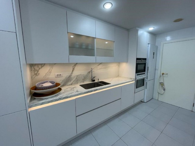 3 Bedrooms Apartment in Puerto Banús