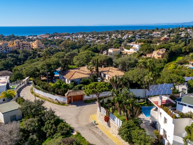 Villa avec 8 Chambres  à Elviria