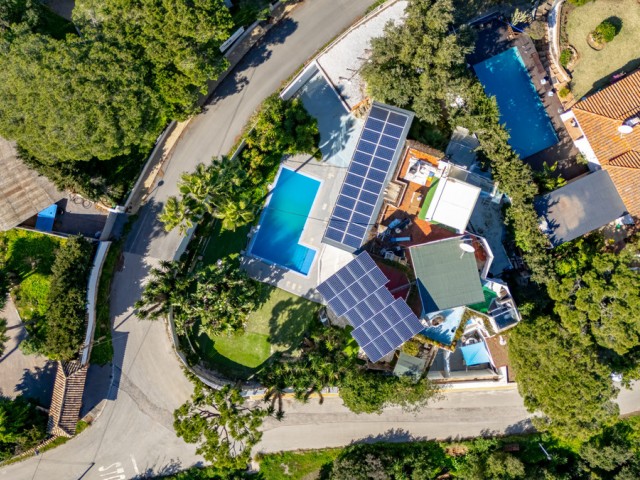Villa avec 8 Chambres  à Elviria