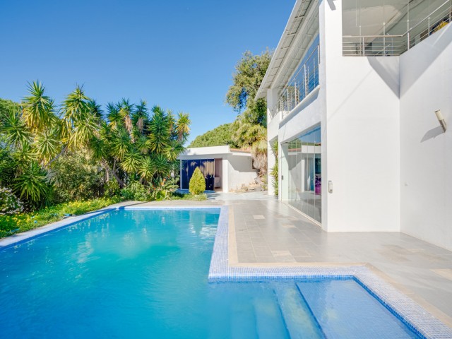 Villa avec 8 Chambres  à Elviria