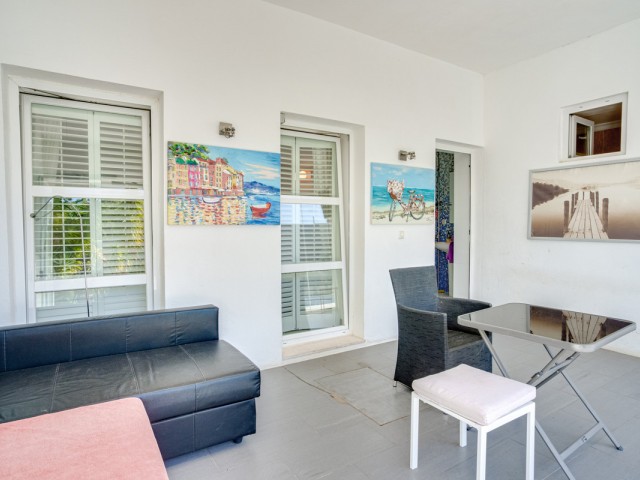 Villa avec 8 Chambres  à Elviria