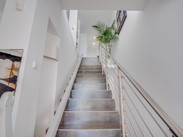 Villa avec 8 Chambres  à Elviria