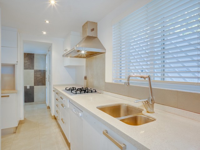 Villa avec 8 Chambres  à Elviria