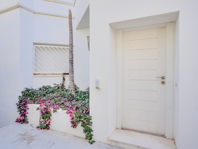 Villa avec 8 Chambres  à Elviria