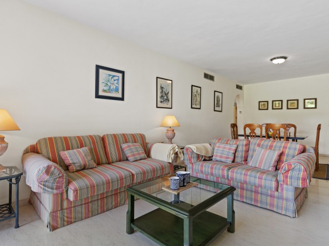 2 Bedrooms Apartment in Estepona