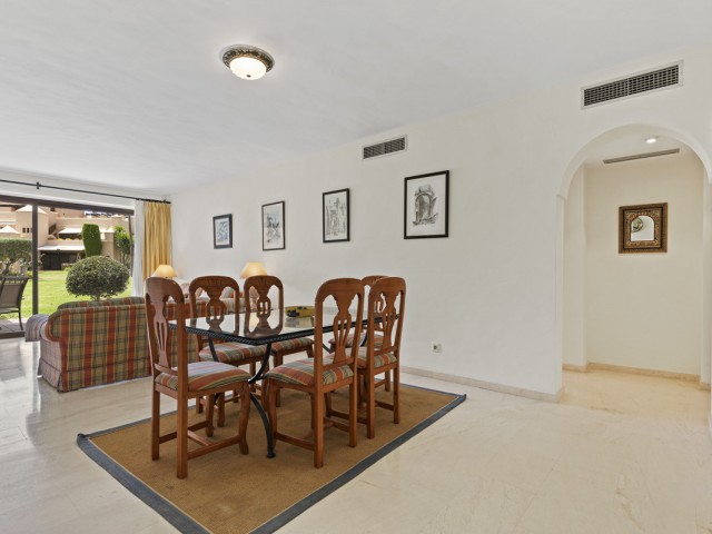 2 Bedrooms Apartment in Estepona