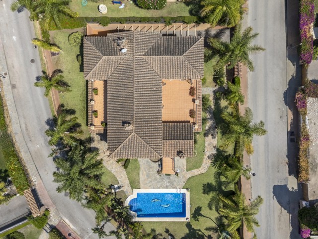 6 Bedrooms Villa in Guadalmina Alta