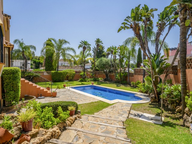 6 Bedrooms Villa in Guadalmina Alta