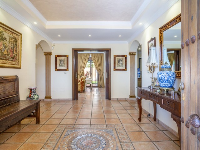6 Bedrooms Villa in Guadalmina Alta