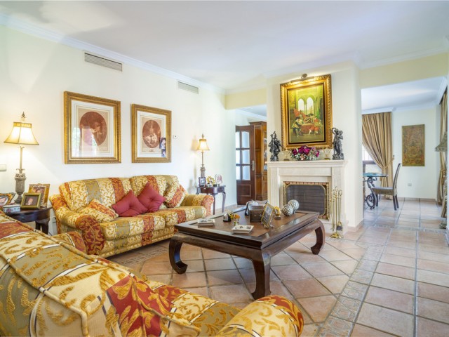6 Bedrooms Villa in Guadalmina Alta