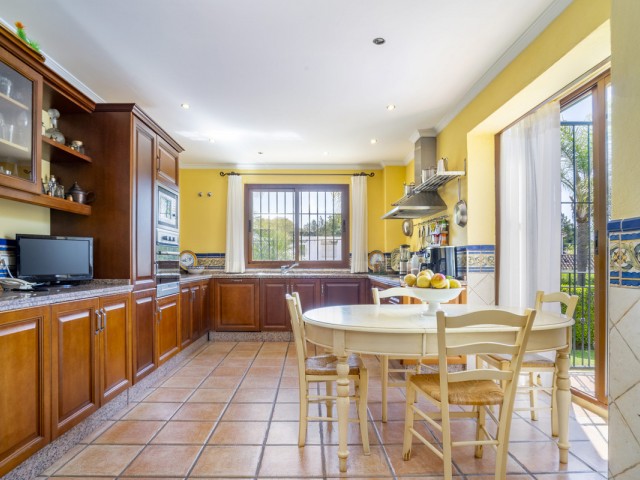 6 Bedrooms Villa in Guadalmina Alta