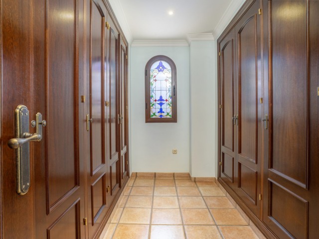 6 Bedrooms Villa in Guadalmina Alta