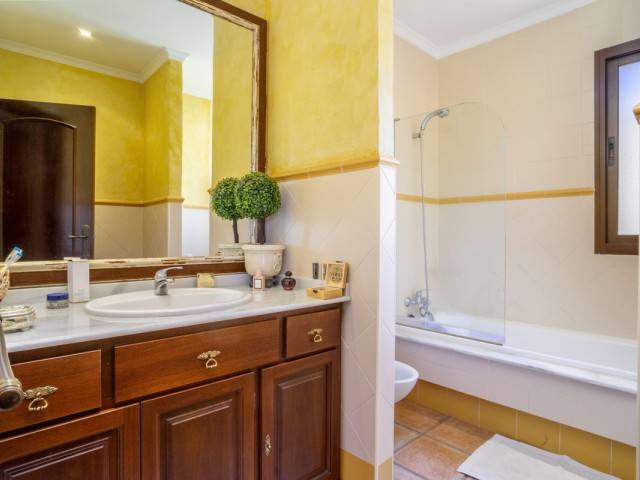 6 Bedrooms Villa in Guadalmina Alta