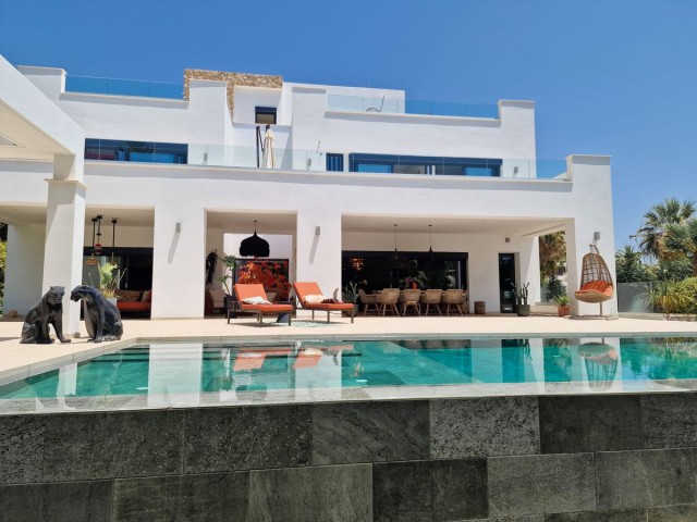 Villa con 5 Dormitorios  en Marbella