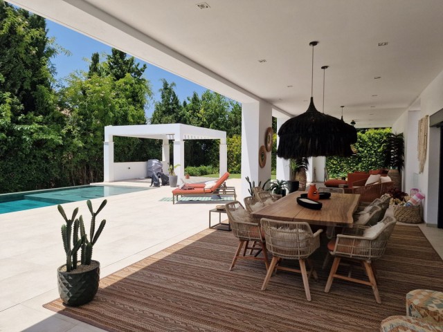 Villa con 5 Dormitorios  en Marbella