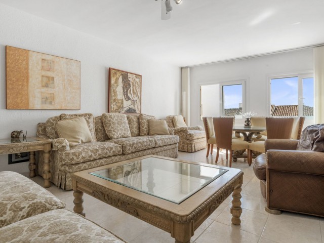 2 Bedrooms Apartment in Puerto Banús