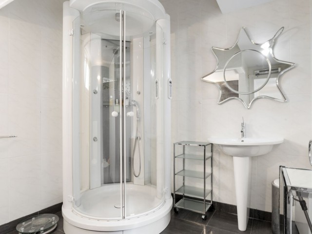 2 Bedrooms Apartment in Puerto Banús