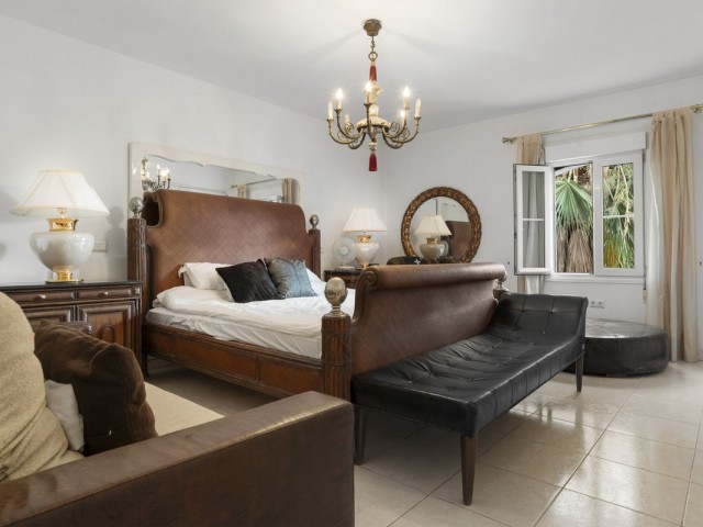 2 Bedrooms Apartment in Puerto Banús