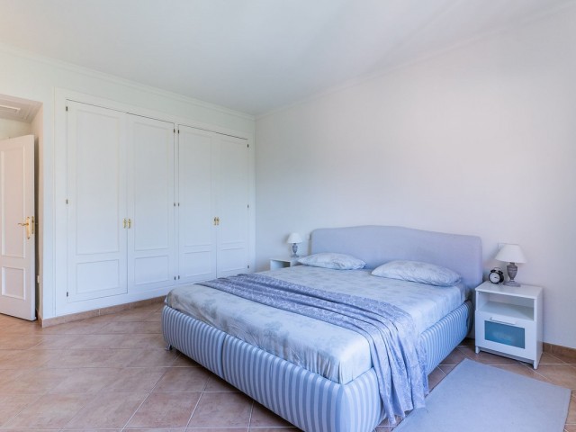 Apartamento con 3 Dormitorios  en La Mairena