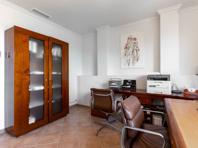 Apartamento con 3 Dormitorios  en La Mairena