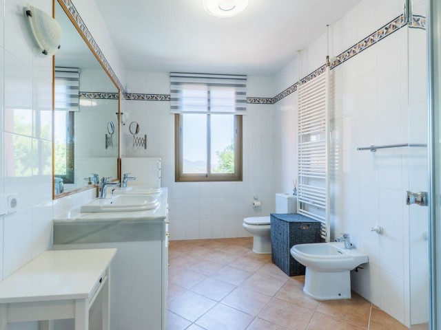 Apartamento con 3 Dormitorios  en La Mairena