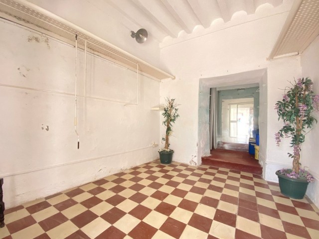 6 Bedrooms Villa in Marbella