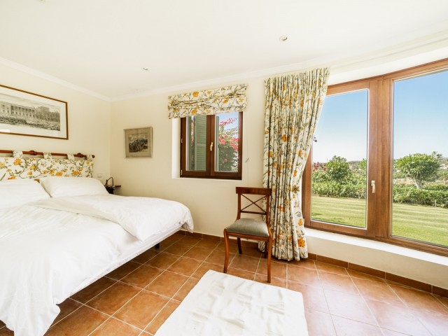 9 Makuuhuoneen Huvila Sotogrande